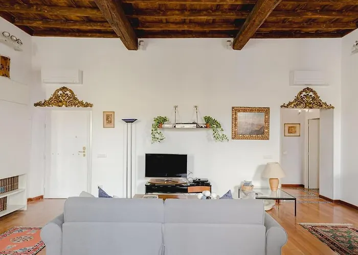 Giusi Trevi Apartamento Roma